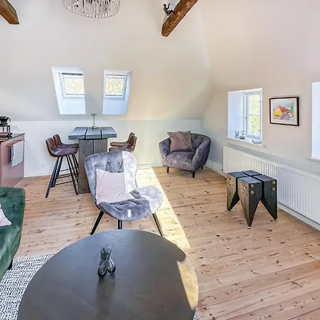 Апартаменты 2 Bedroom Cozy In Сванеке