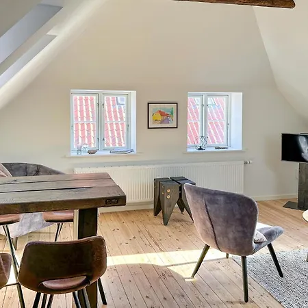 2 Bedroom Cozy In *