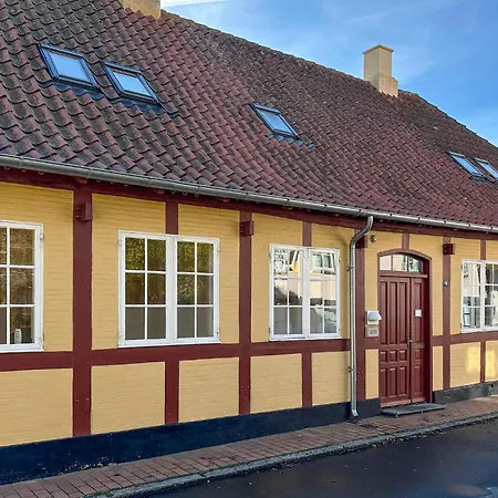 2 Bedroom Cozy In Апартаменты *