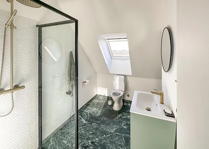 2 Bedroom Cozy In